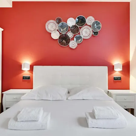 Апартаменты Modern Near Palais Garnier Париж